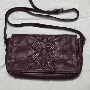 Vilenca Woven Accent Crossbody Bag in Burgundy